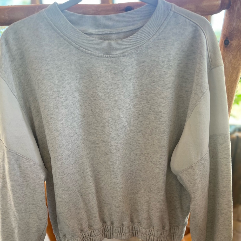 Soft AF Abercrombie Crew Neck Sweater